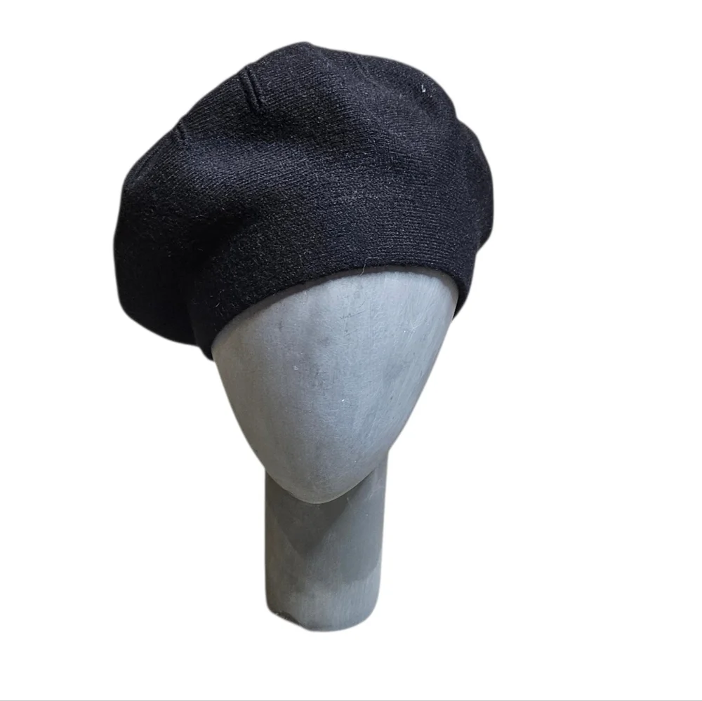 Vintage Black Knit Beret Classic French Wool-Feel Hat Timeless Parisian Style - Picture 2 of 6